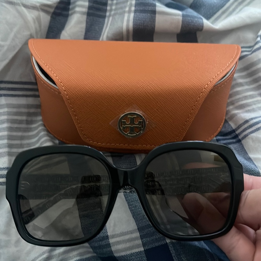 Tory Burch Gemini Link Oversized sunglasses